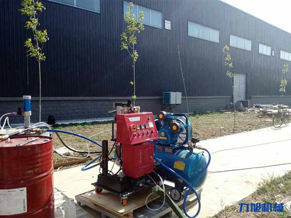 無錫聚氨酯噴涂(圖2) 廠房表面聚氨酯噴涂保溫施工案例