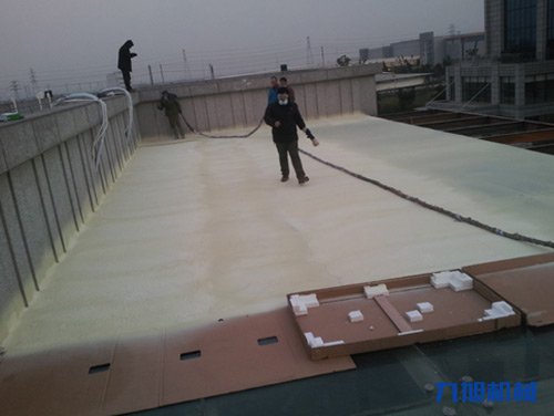聚氨酯發泡保溫施工設備(圖2) 屋面聚氨酯保溫工程