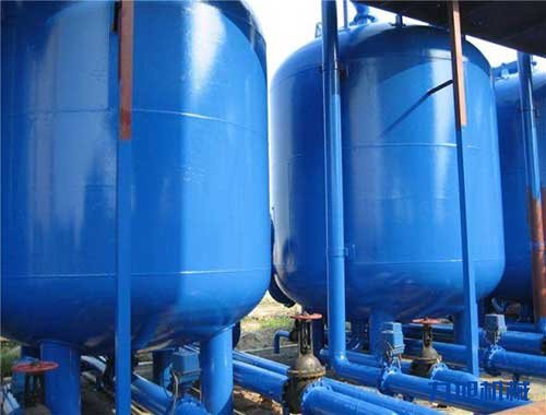 南京聚脲噴涂 為什么儲罐防腐施工用高壓噴涂機(圖2) 聚脲噴涂設備油罐內(nèi)外壁防腐施工案例